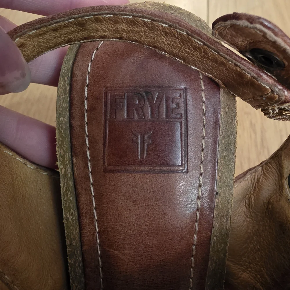 Frye Darcy Heeled Sandals- 7.5 - Picture 2 of 10